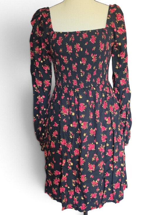 Old Navy Dresses & Skirts - Old Navy Floral Smocked Dress with Long Sleeves-Size Small